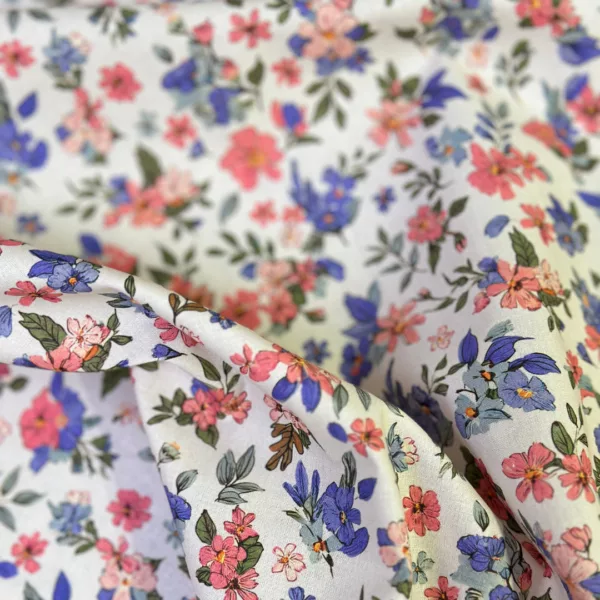 tissu coton fleuri