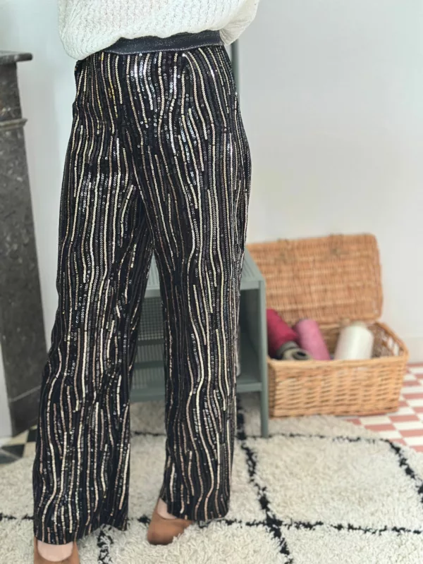 WhatsApp Image 2025-11-23 at 21.40.05 (8)